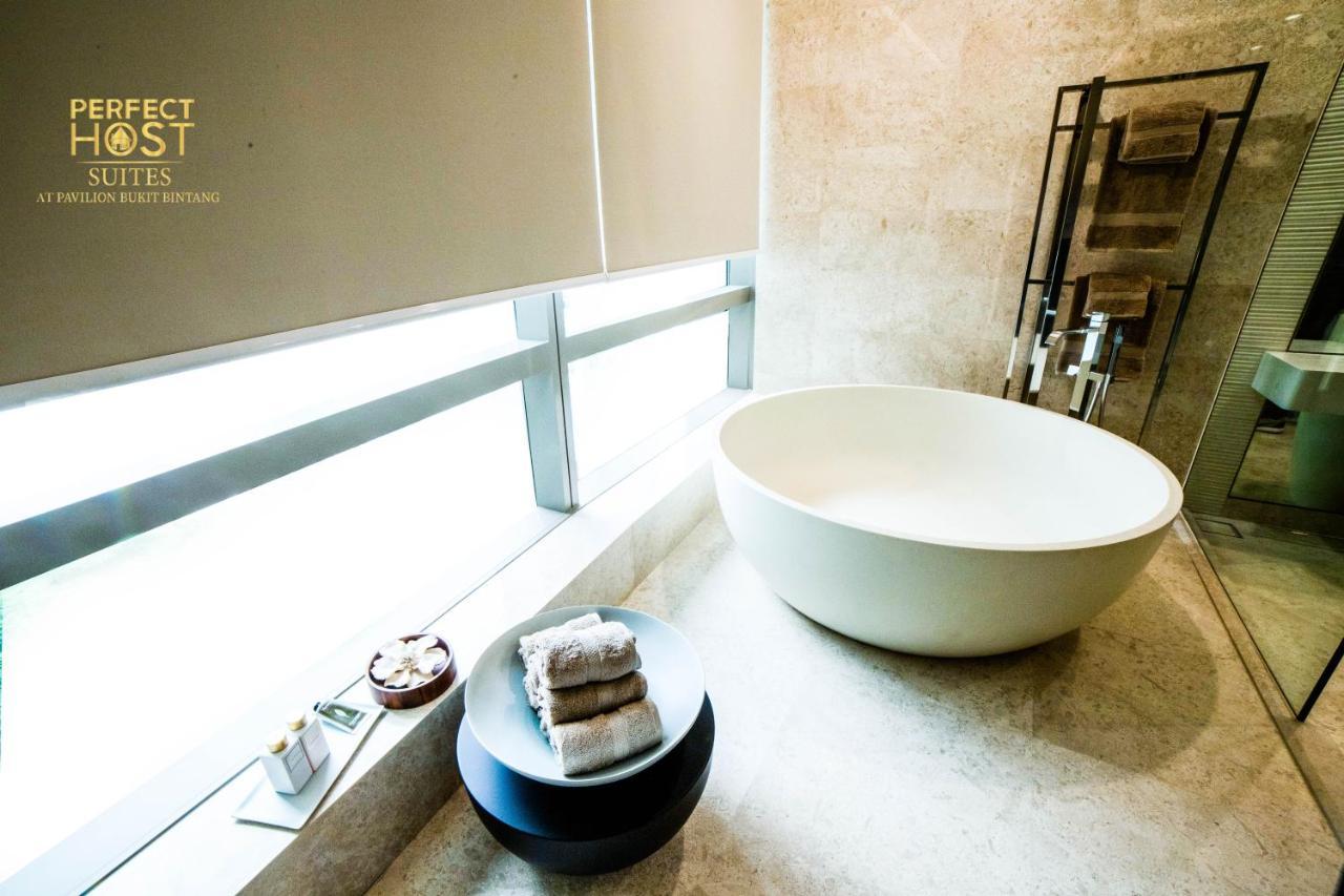 Ph Suites At Pavilion Bukit Bintang Kuala Lumpur Extérieur photo Bathroom at the hotel